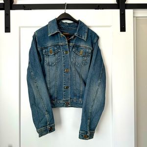 Vintage Woman’s Jag Jean jacket. Size Medium